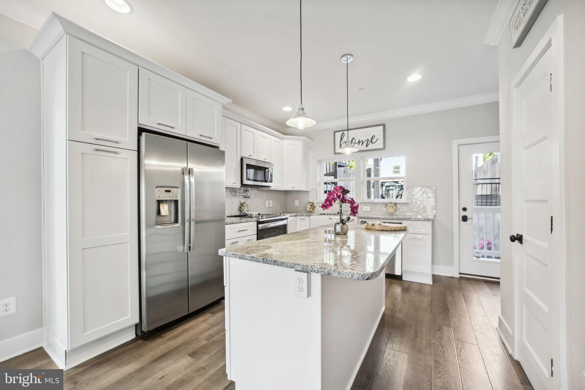 1266 Penn St NE #1