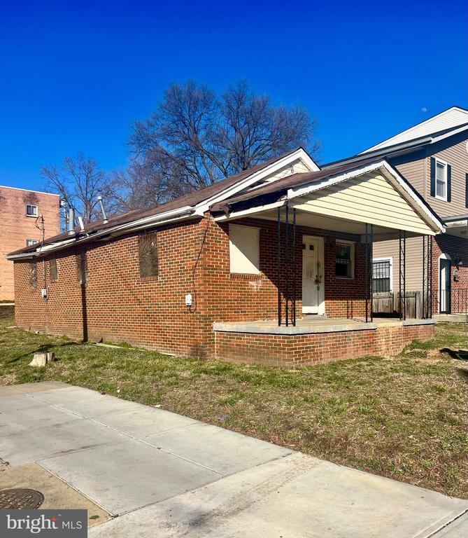 5100 Queens Stroll Pl SE
