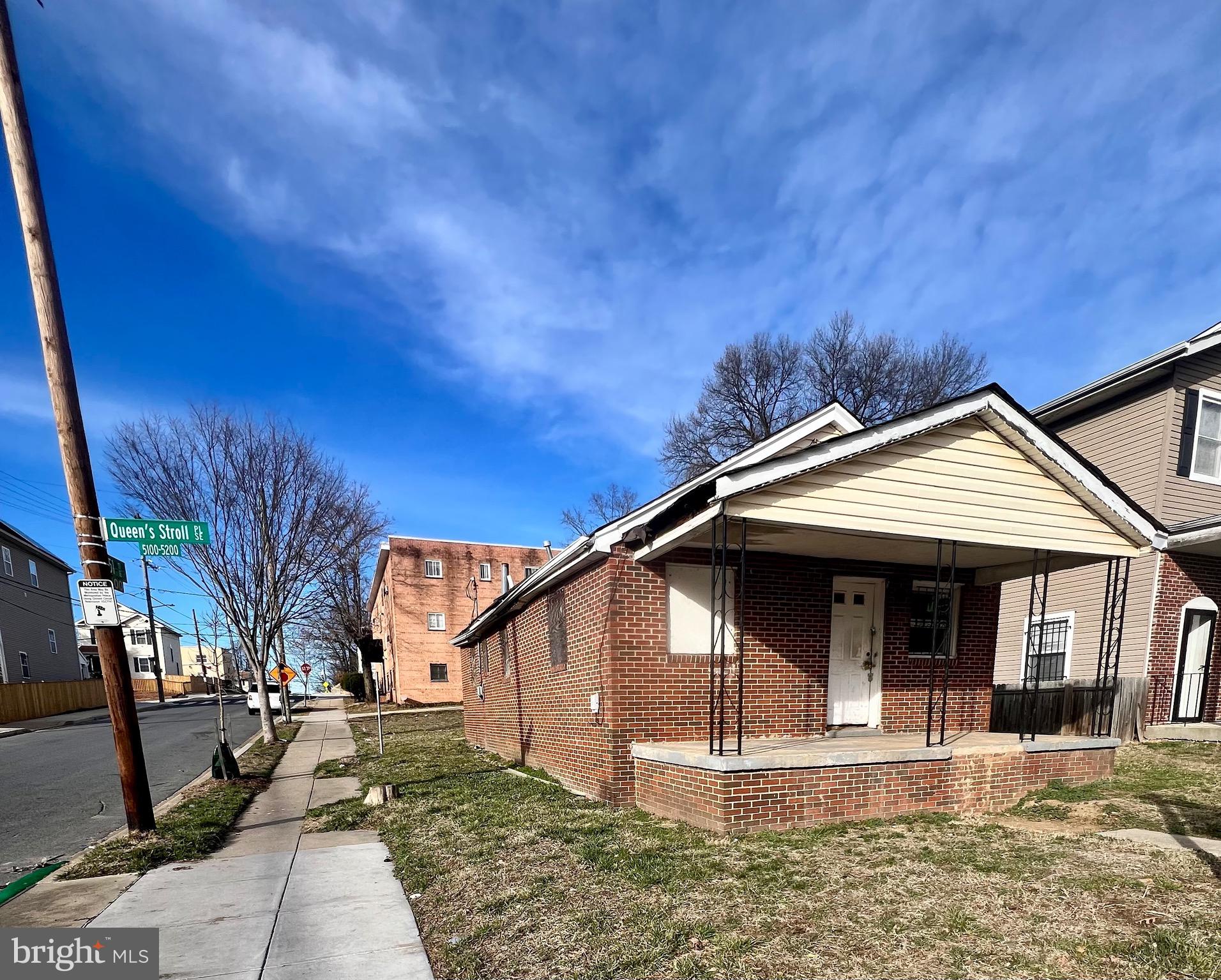 5100 Queens Stroll Pl SE
