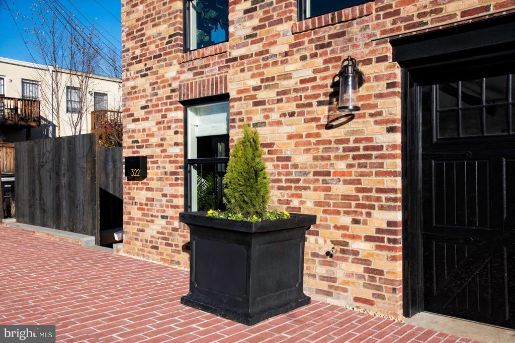 322 ADOLF CLUSS CT SE #N