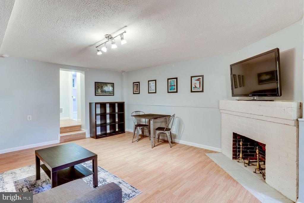 216 EMERSON ST NW