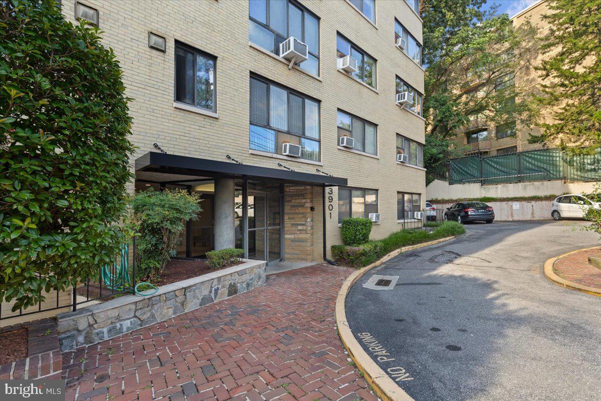 3901 TUNLAW RD NW #202