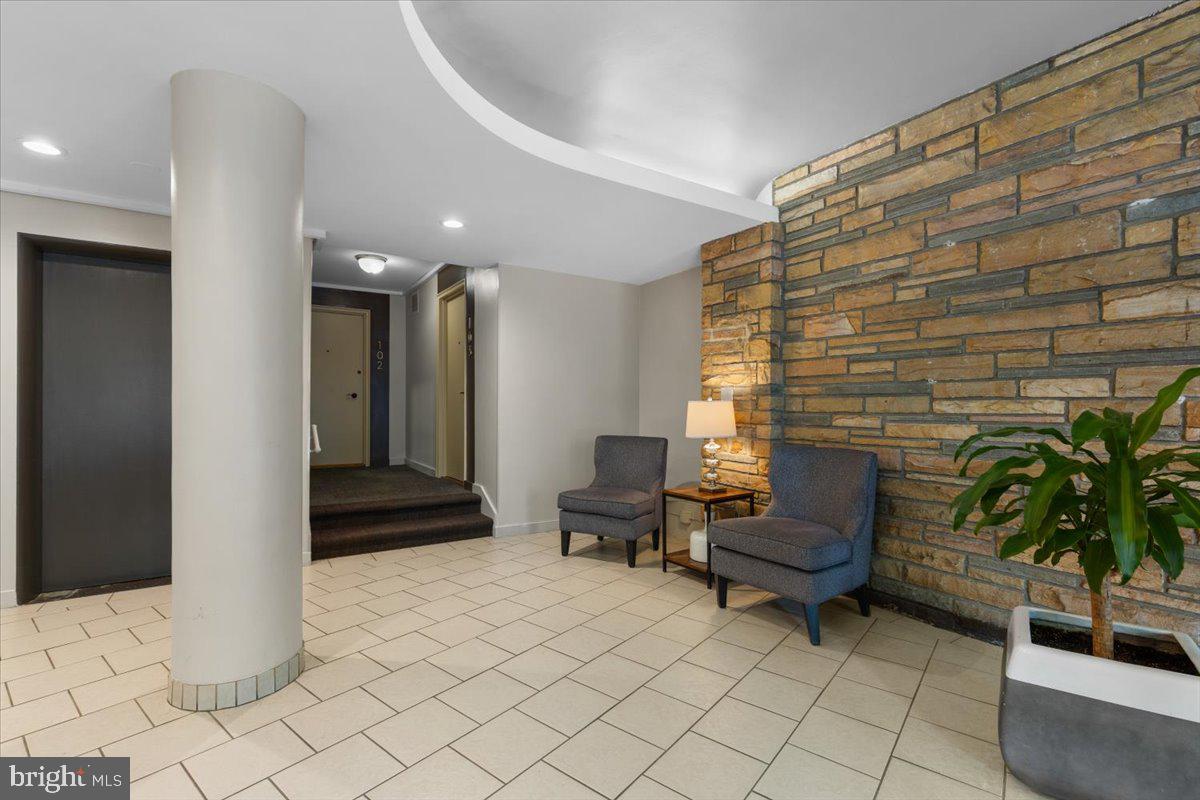 3901 TUNLAW RD NW #202