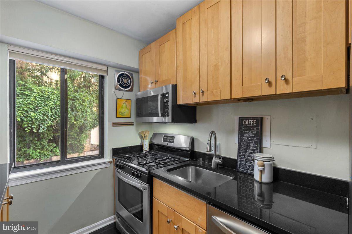 3901 Tunlaw Rd NW #202