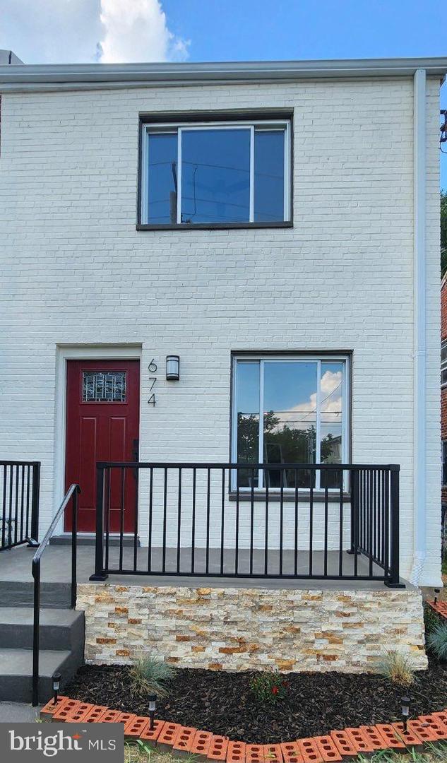 674 Brandywine St SE
