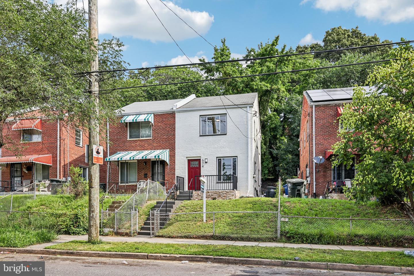 674 Brandywine St SE