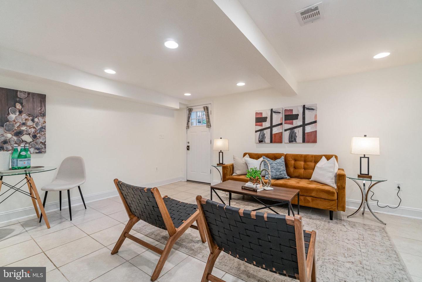 1933 Lincoln Rd NE