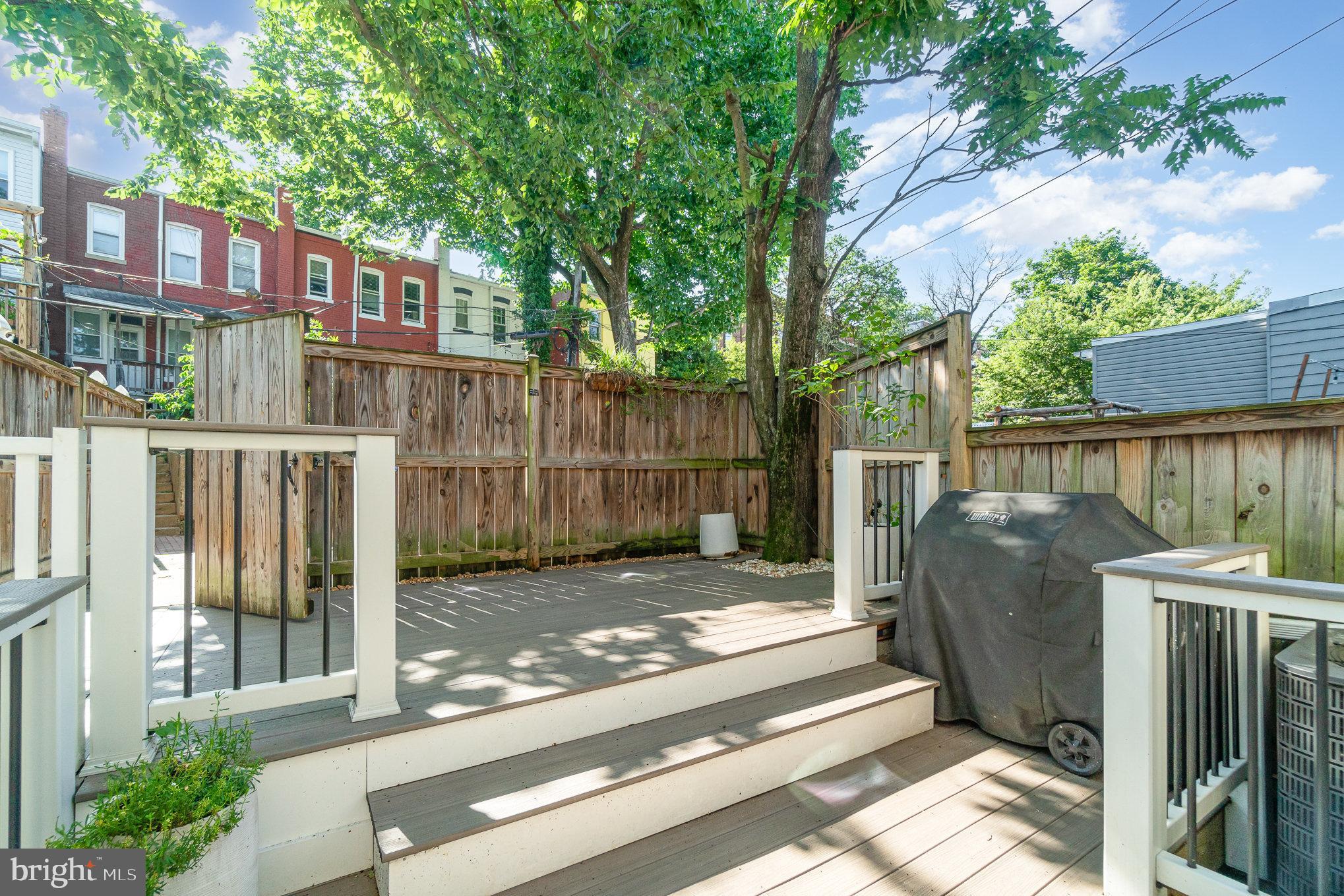 1933 Lincoln Rd NE