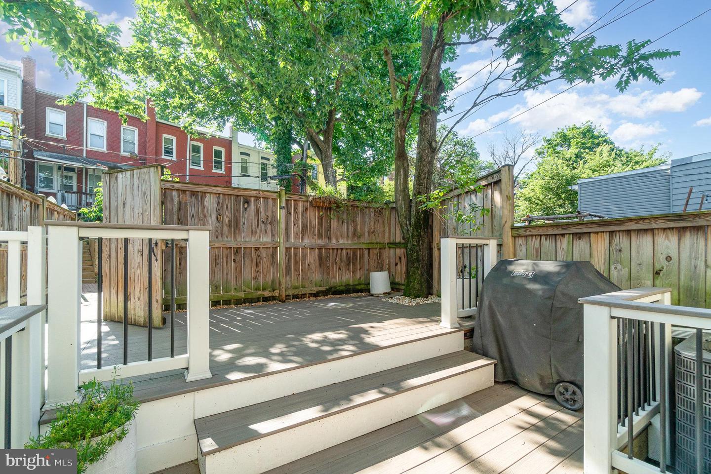 1933 Lincoln Rd NE