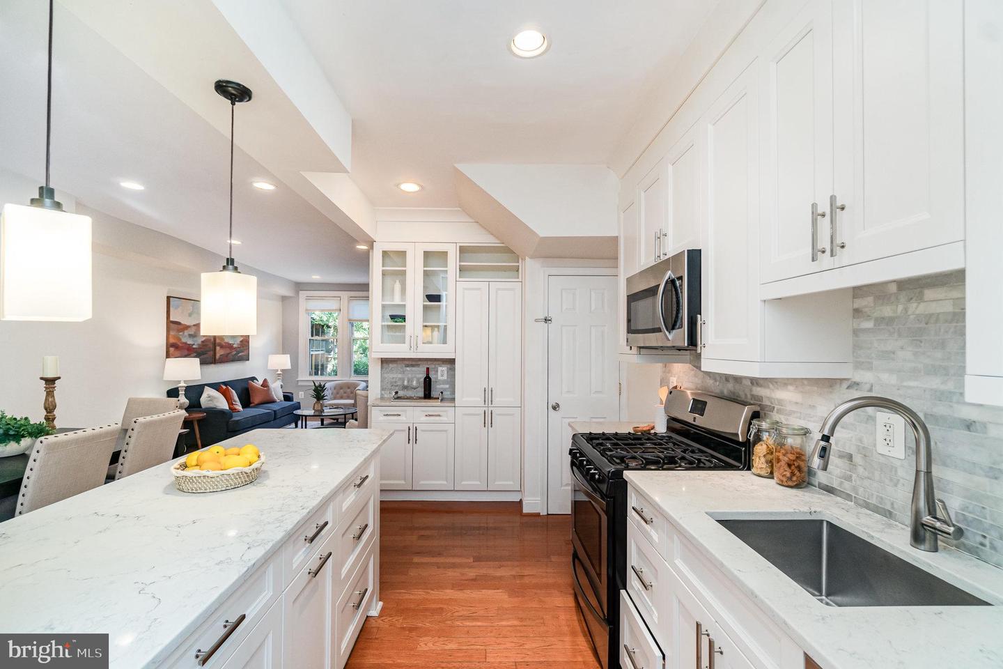 1933 Lincoln Rd NE