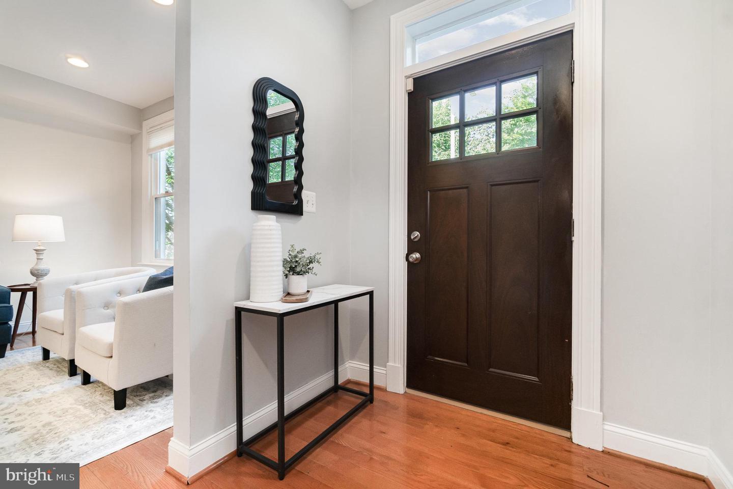 1933 Lincoln Rd NE