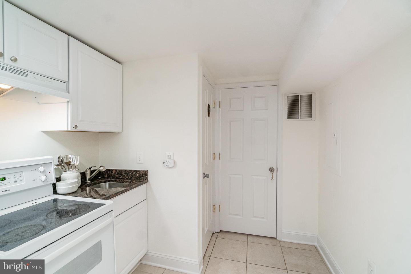 1933 Lincoln Rd NE