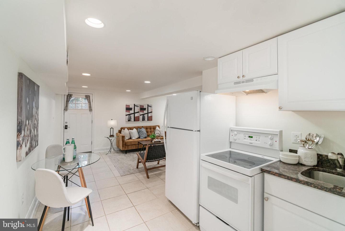 1933 Lincoln Rd NE
