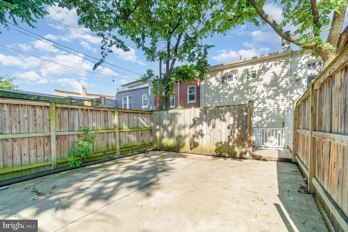 1933 Lincoln Rd NE