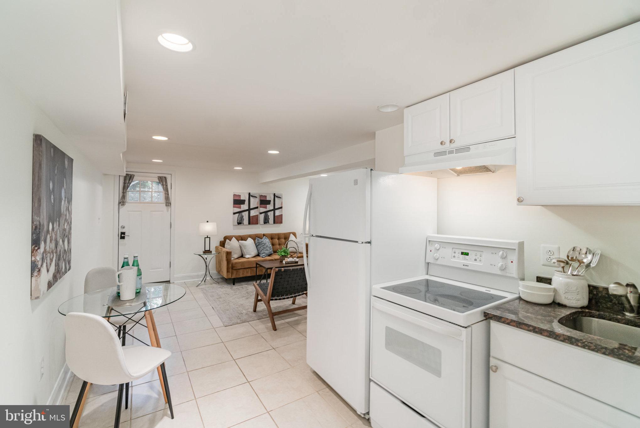 1933 Lincoln Rd NE