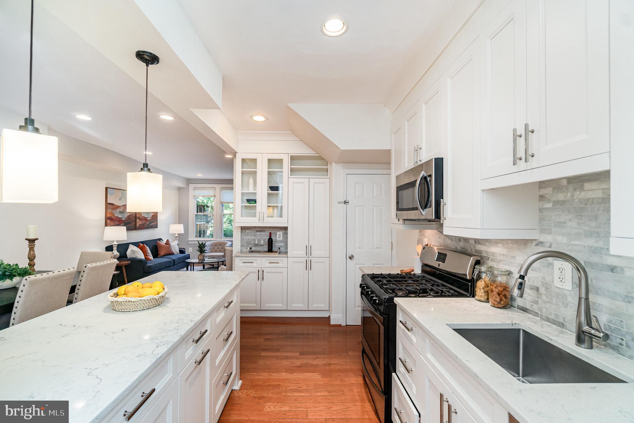 1933 Lincoln Rd NE