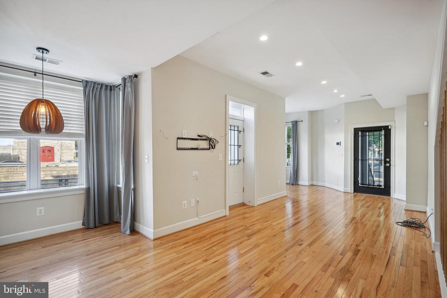 1 U ST NW #1