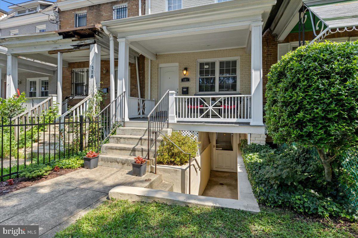441 Delafield Pl NW