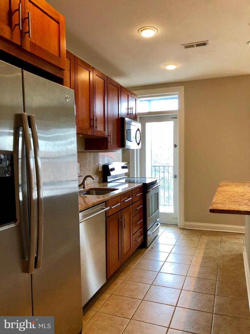 2153 CALIFORNIA ST NW #404