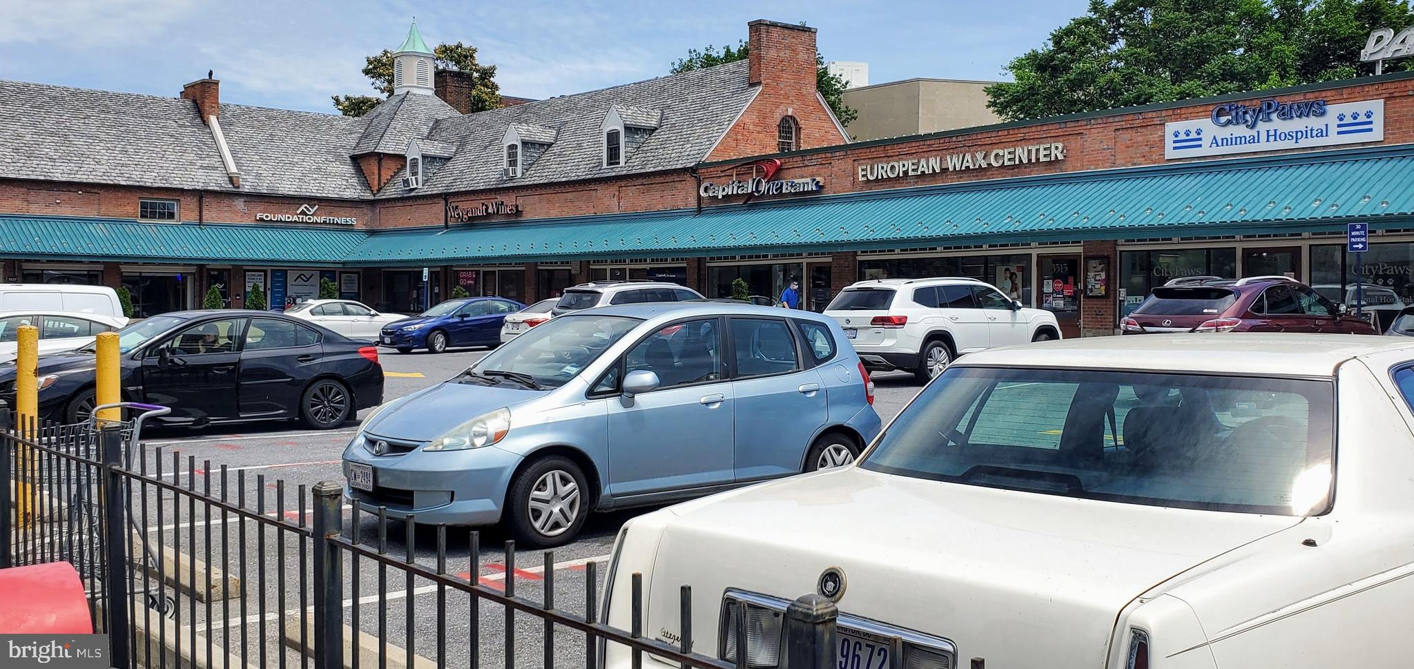 3883 Connecticut Ave NW #303