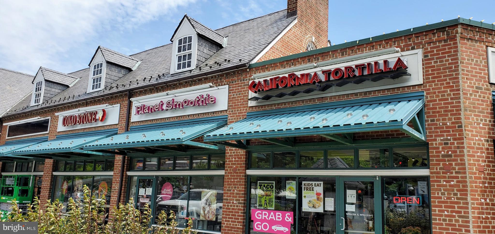 3883 Connecticut Ave NW #303