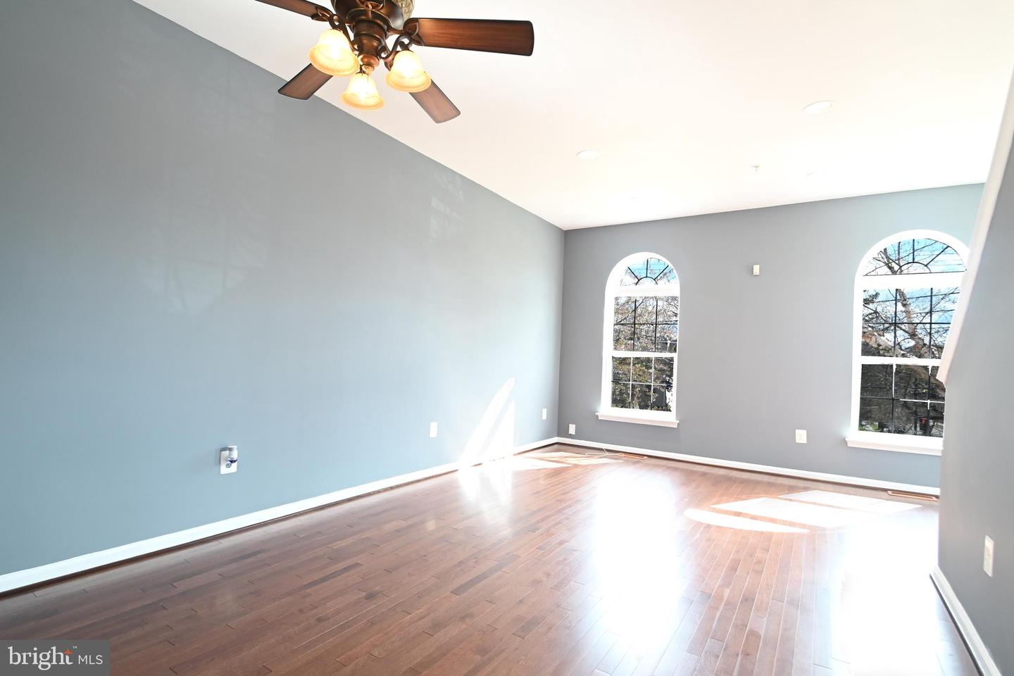 4289 S CAPITOL ST SW