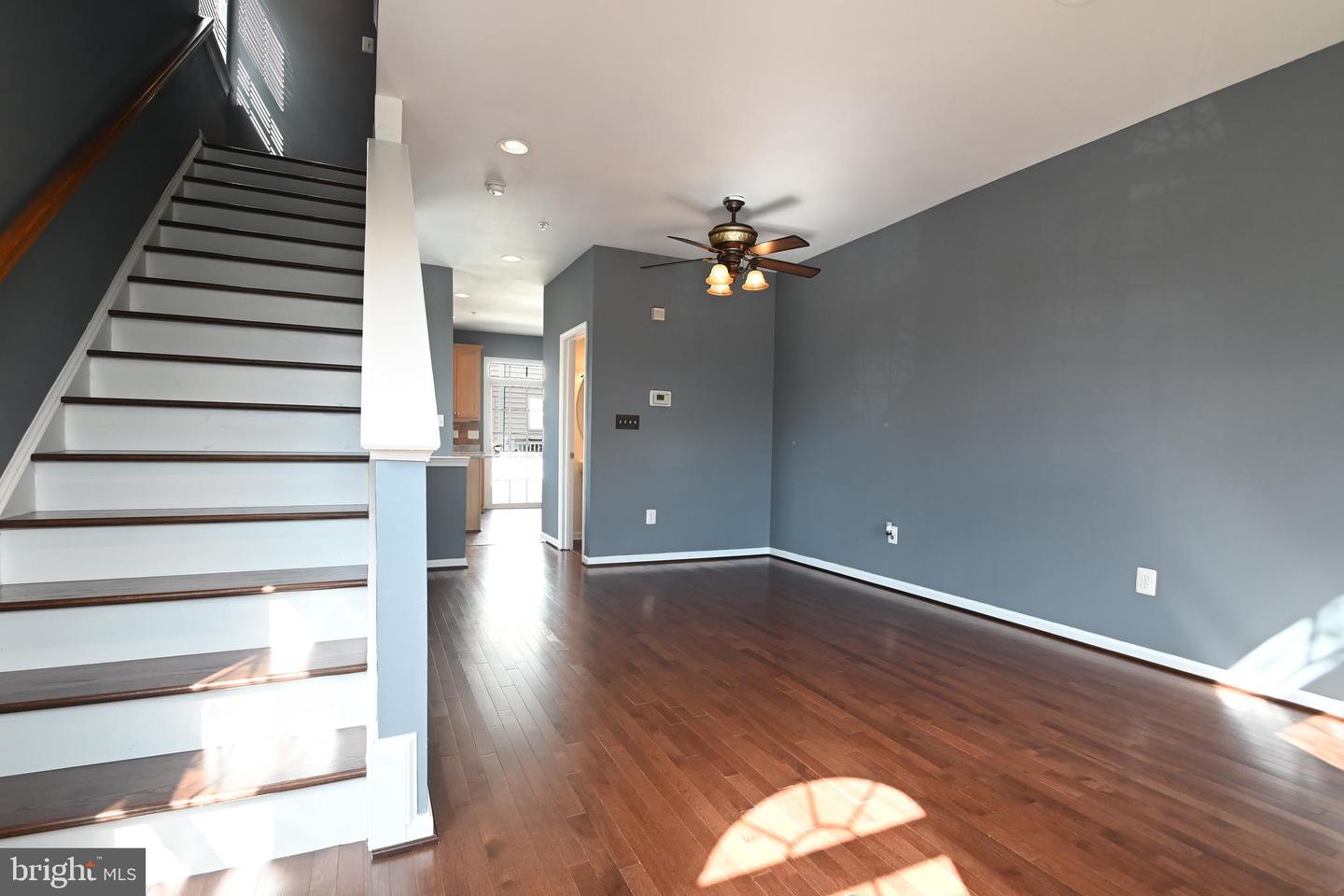 4289 S CAPITOL ST SW