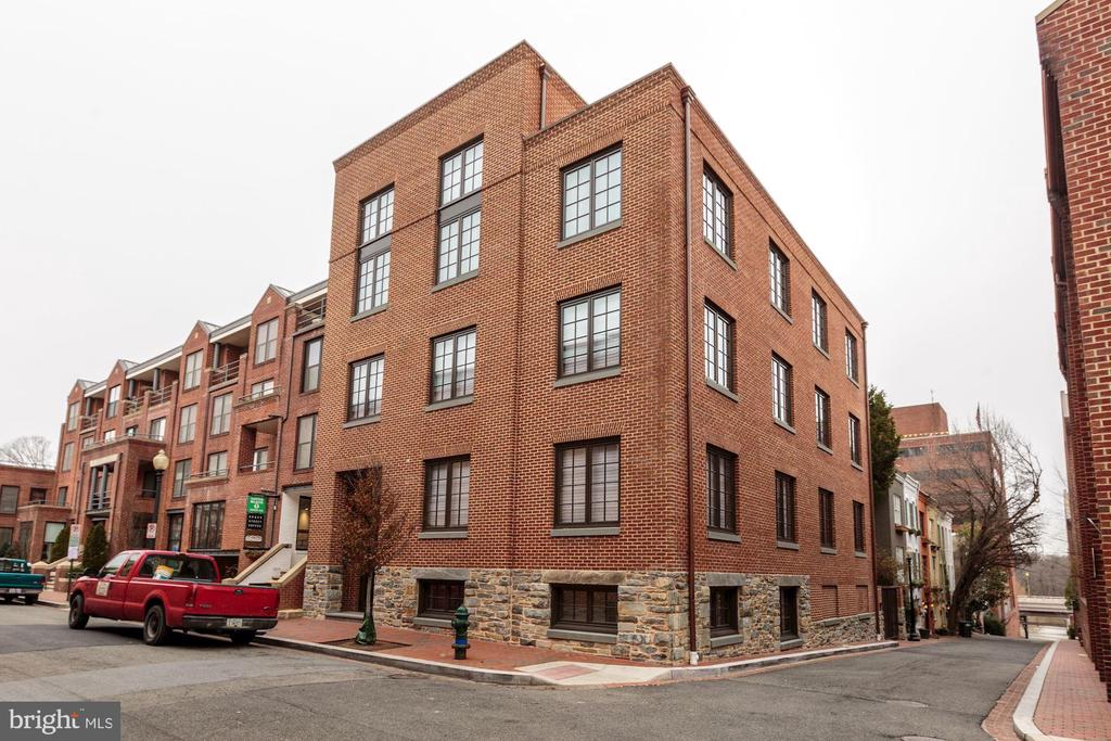 3220 GRACE STREET NW 3