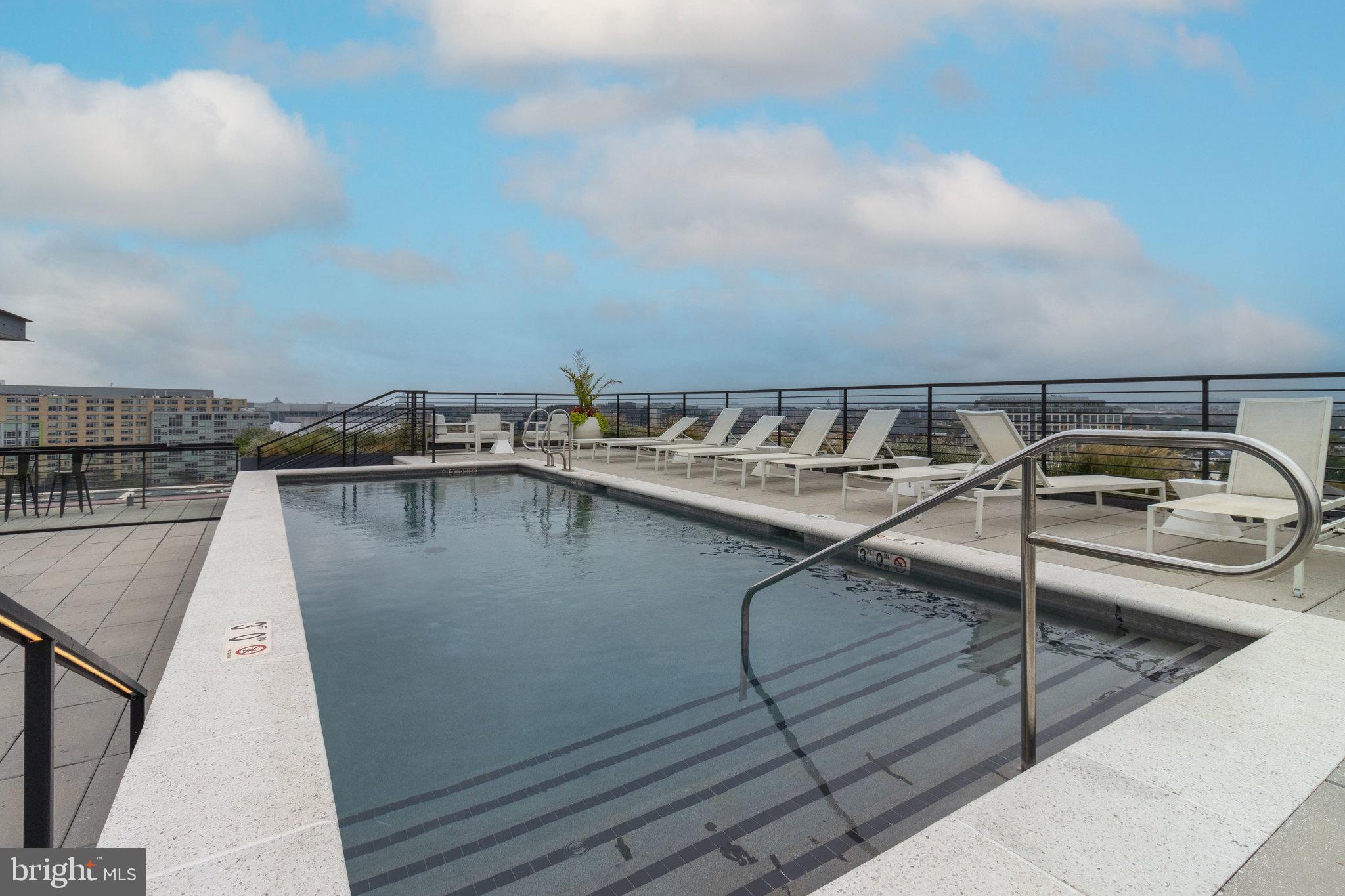 1625 ECKINGTON PLACE NE 610