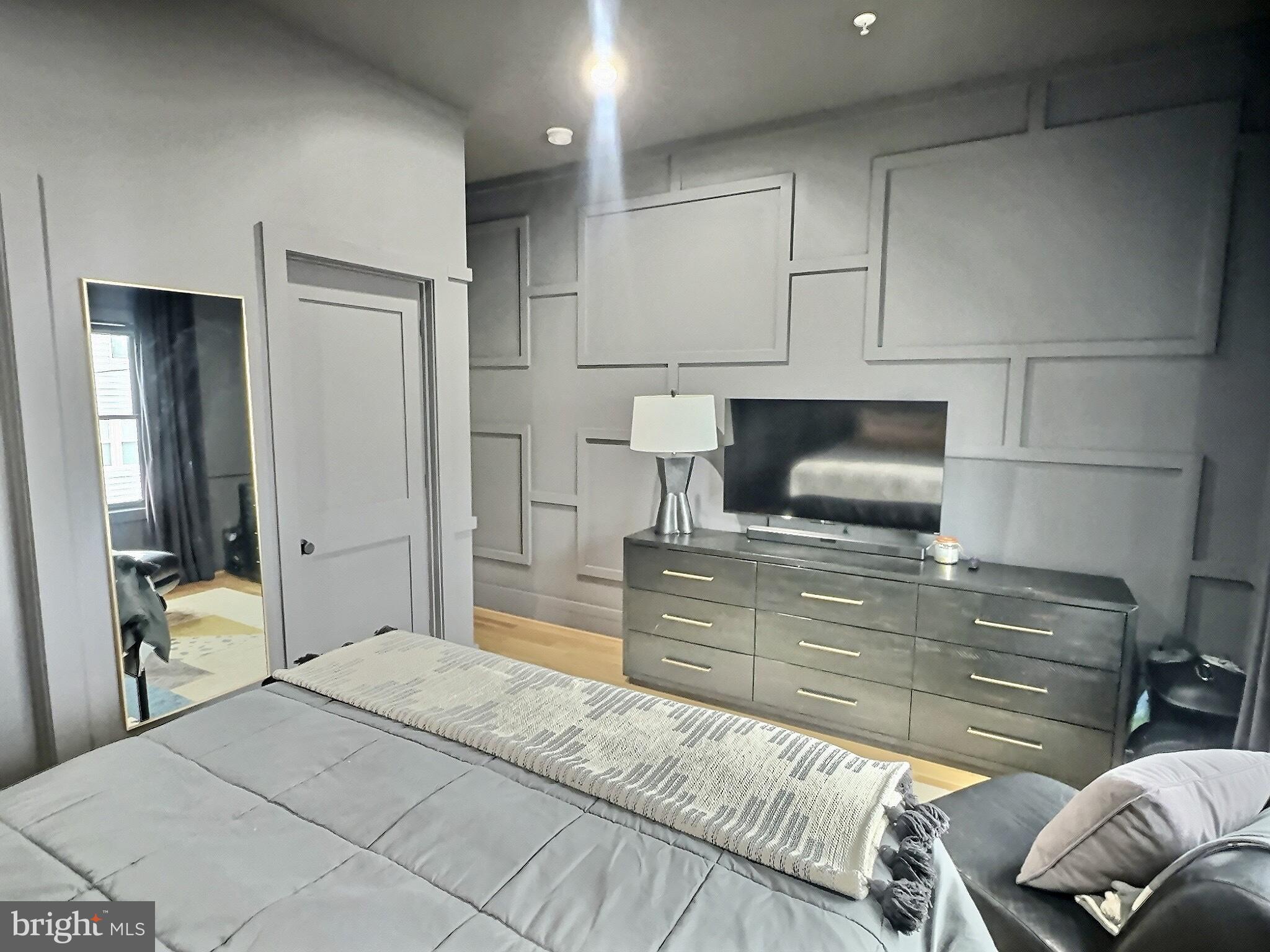 1420 STAPLES STREET NE 1