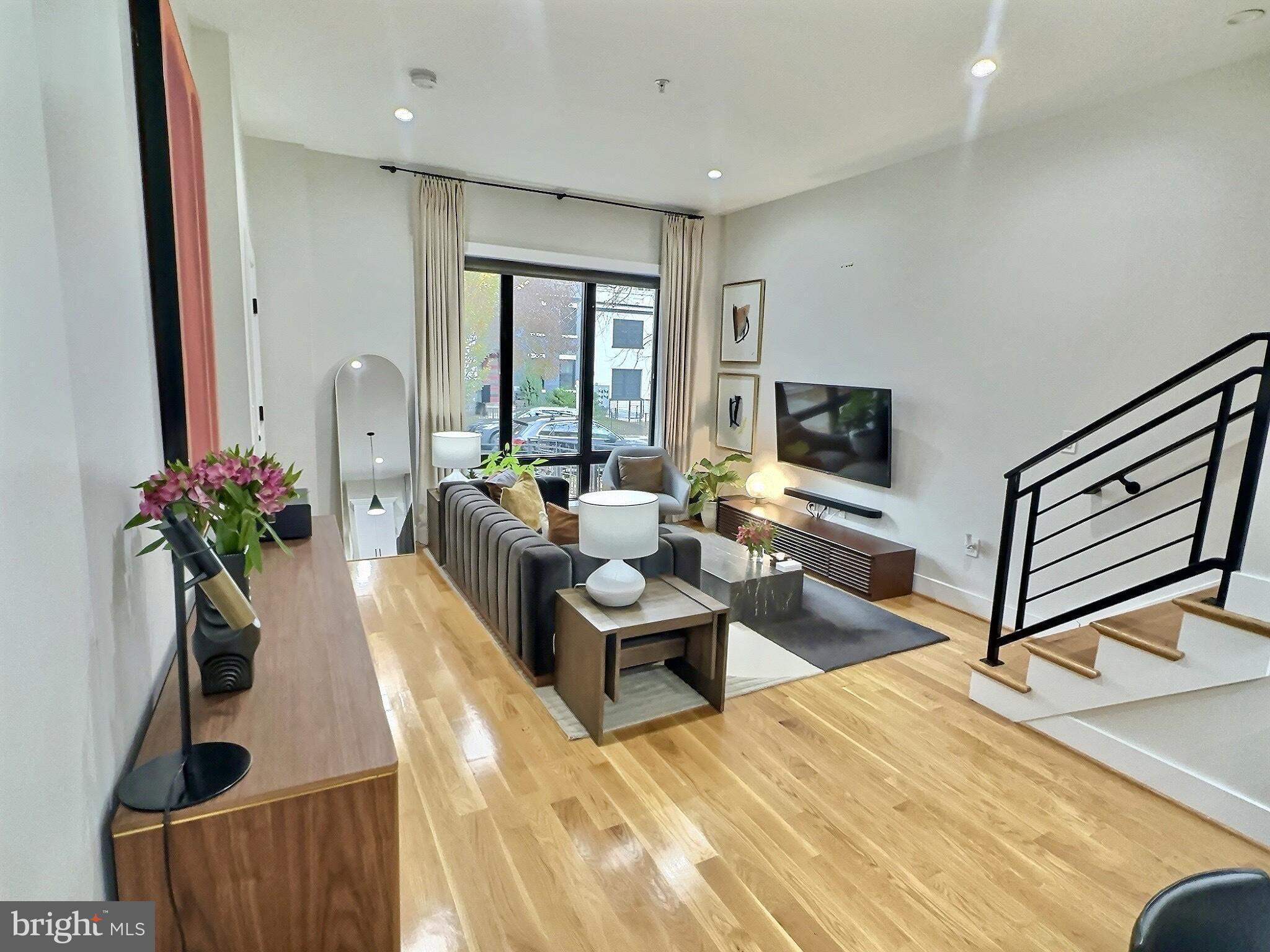 1420 STAPLES STREET NE 1