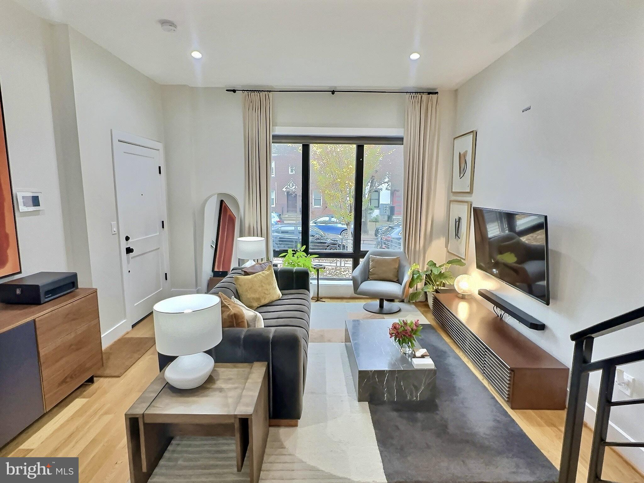 1420 STAPLES STREET NE 1