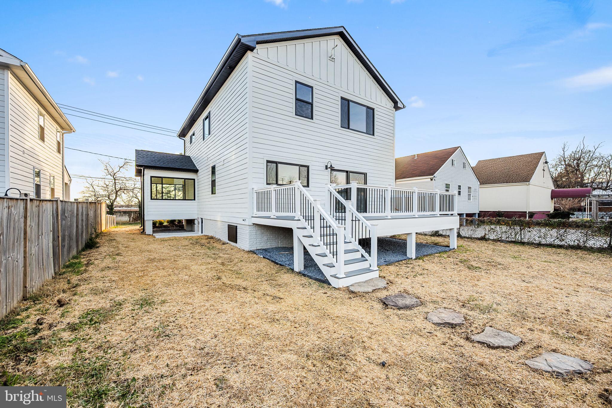 3108 ADAMS STREET NE