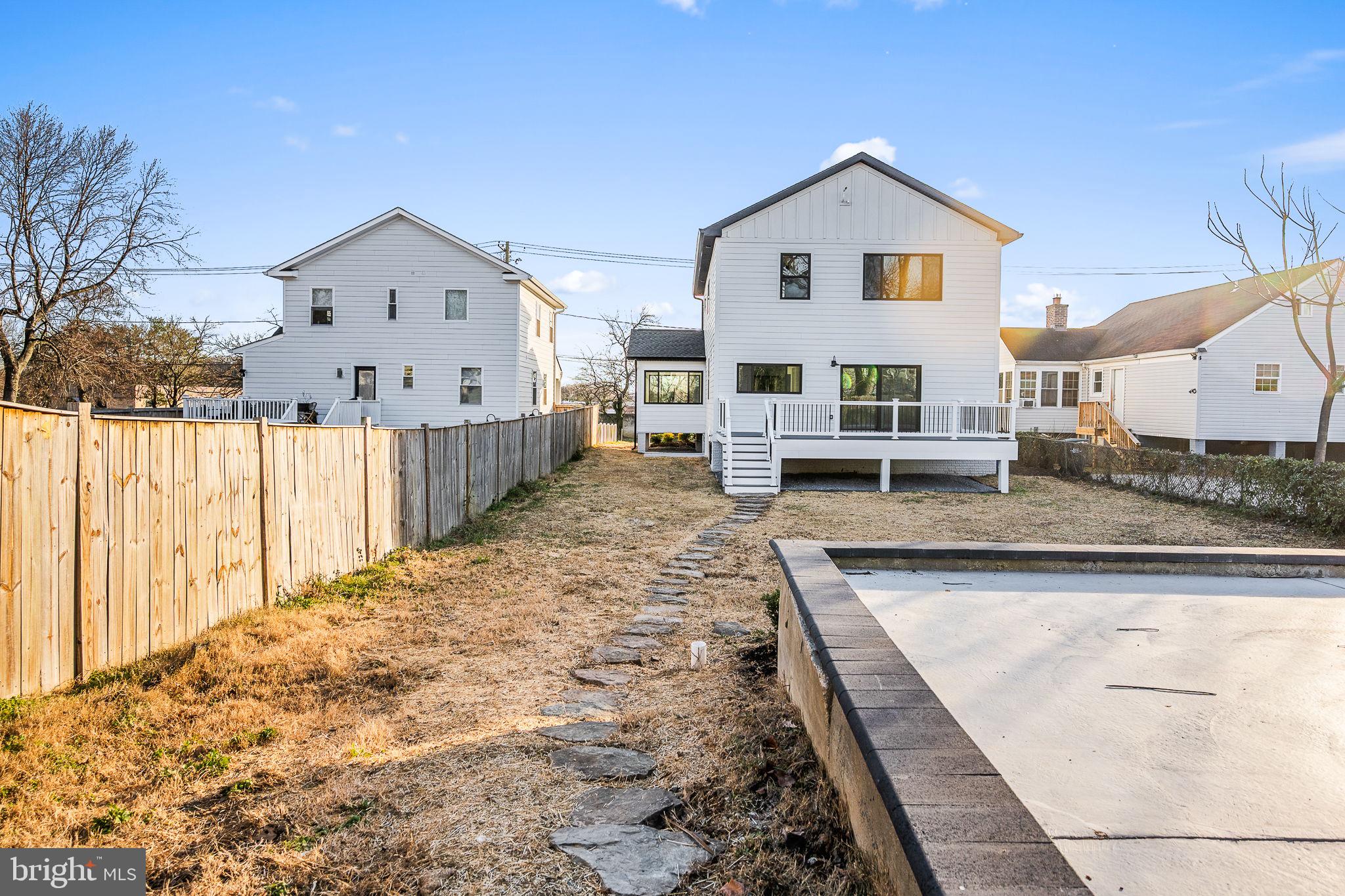 3108 ADAMS STREET NE