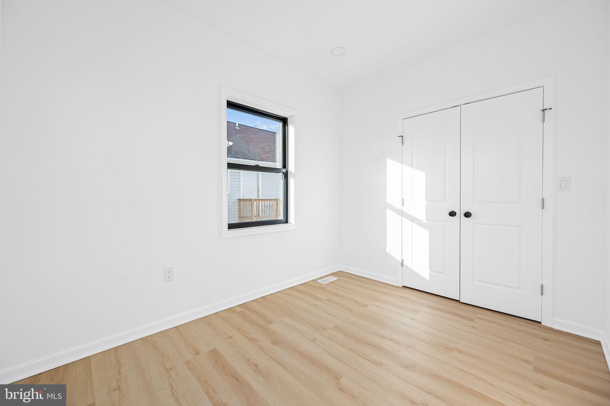 3108 ADAMS STREET NE