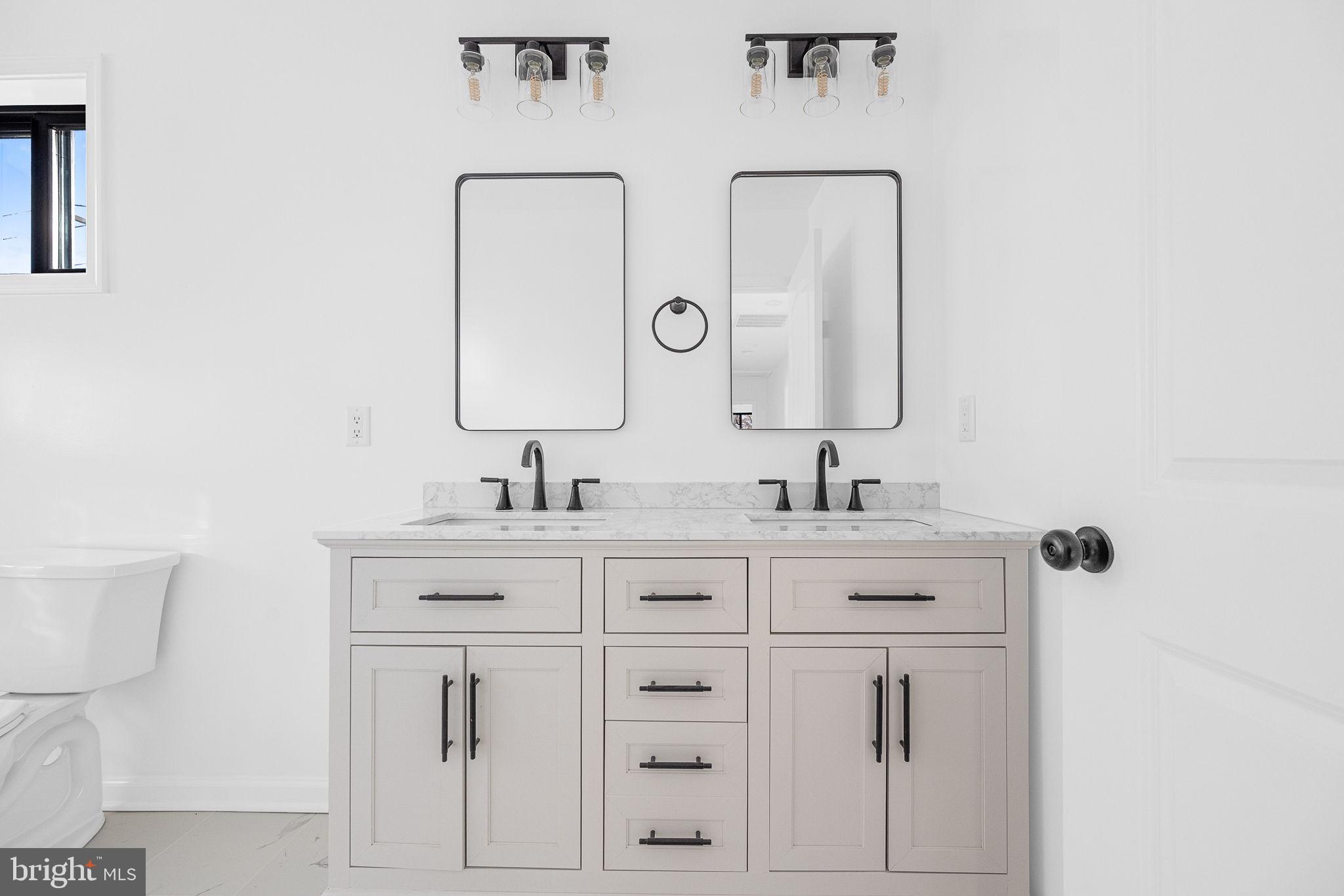 3108 ADAMS STREET NE