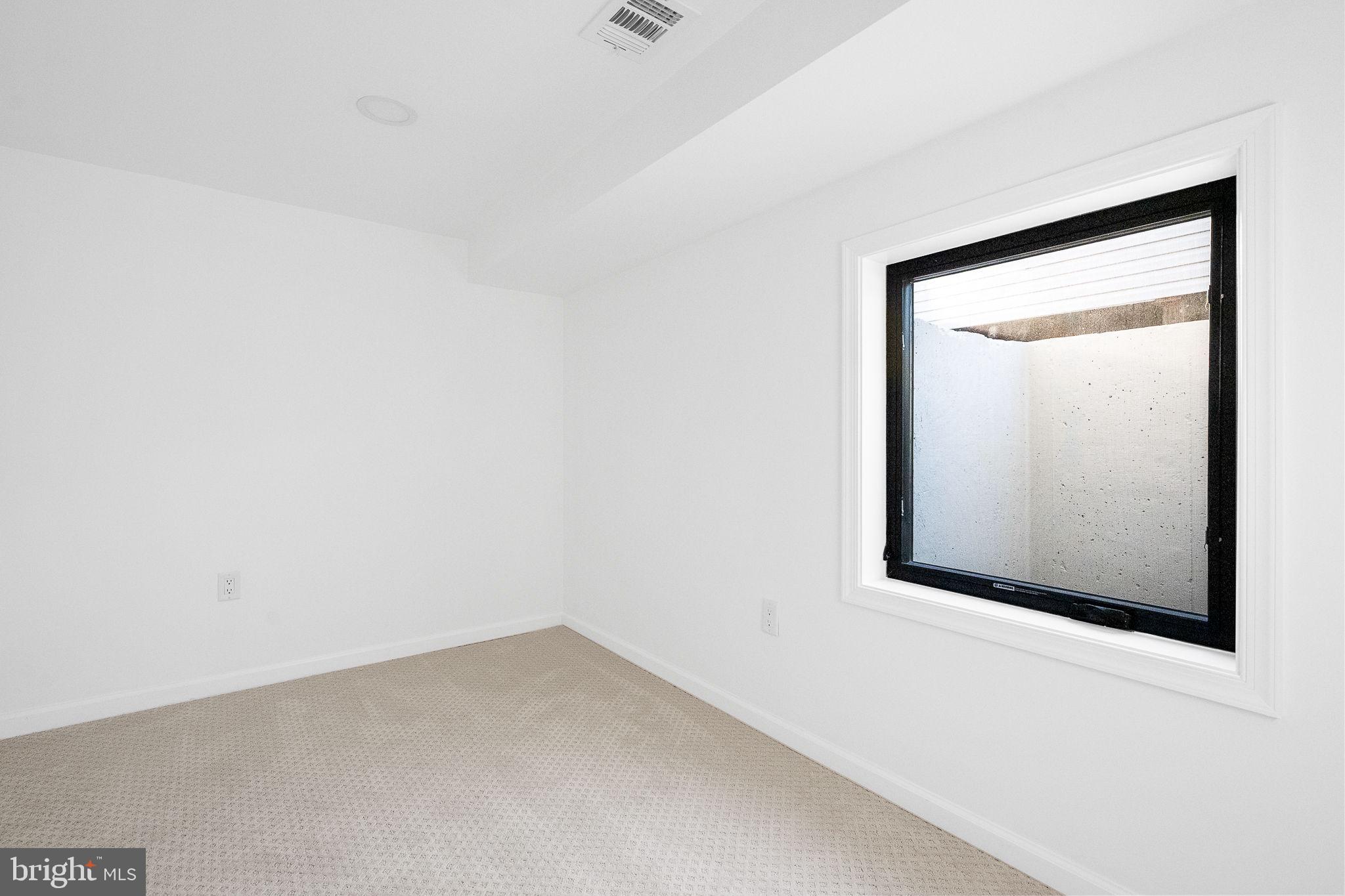 3108 ADAMS STREET NE