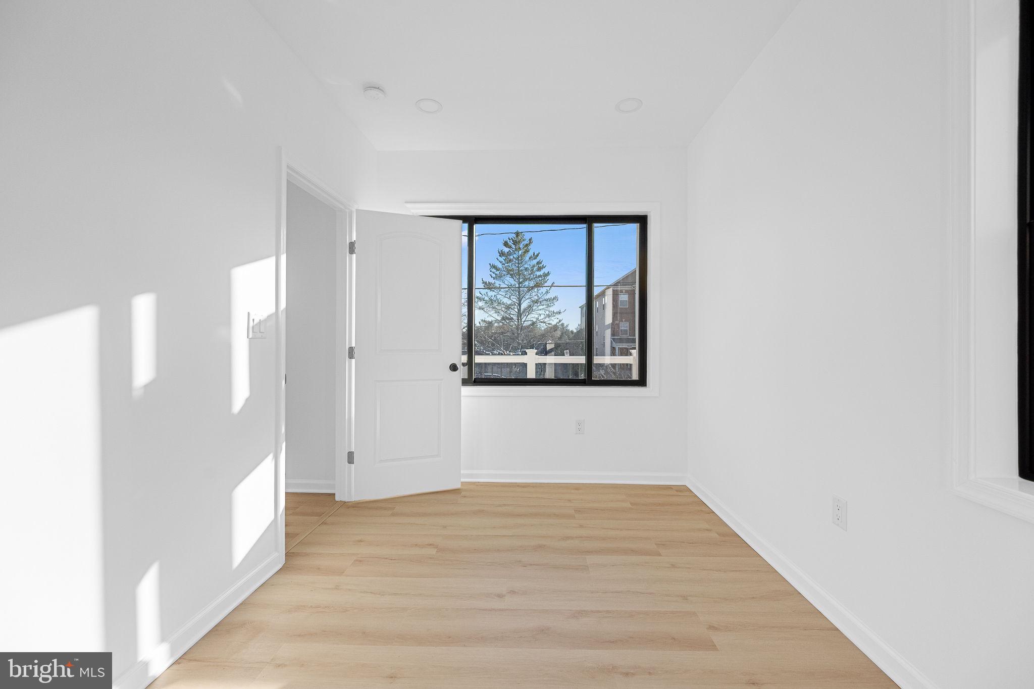 3108 ADAMS STREET NE