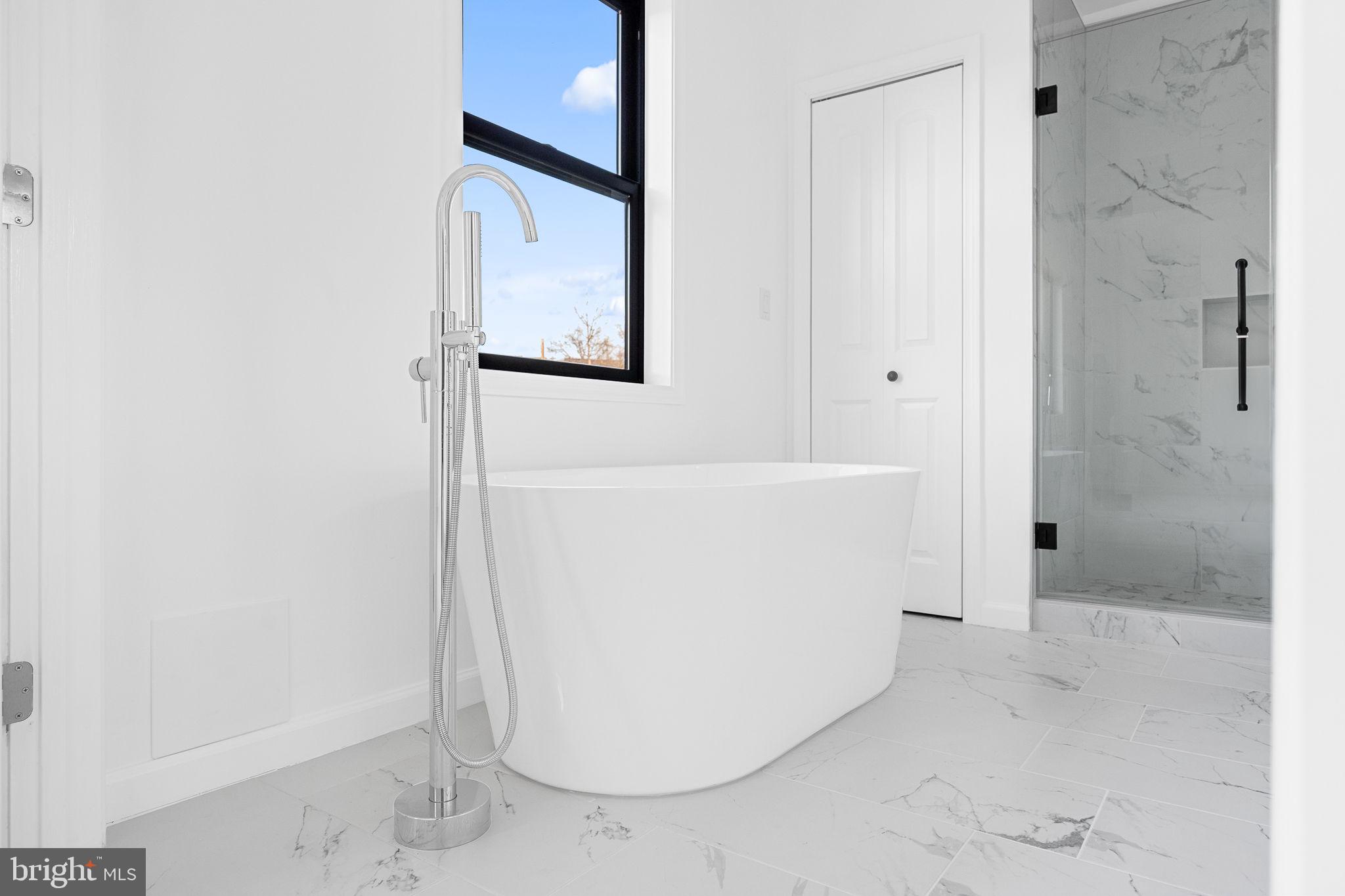 3108 ADAMS STREET NE