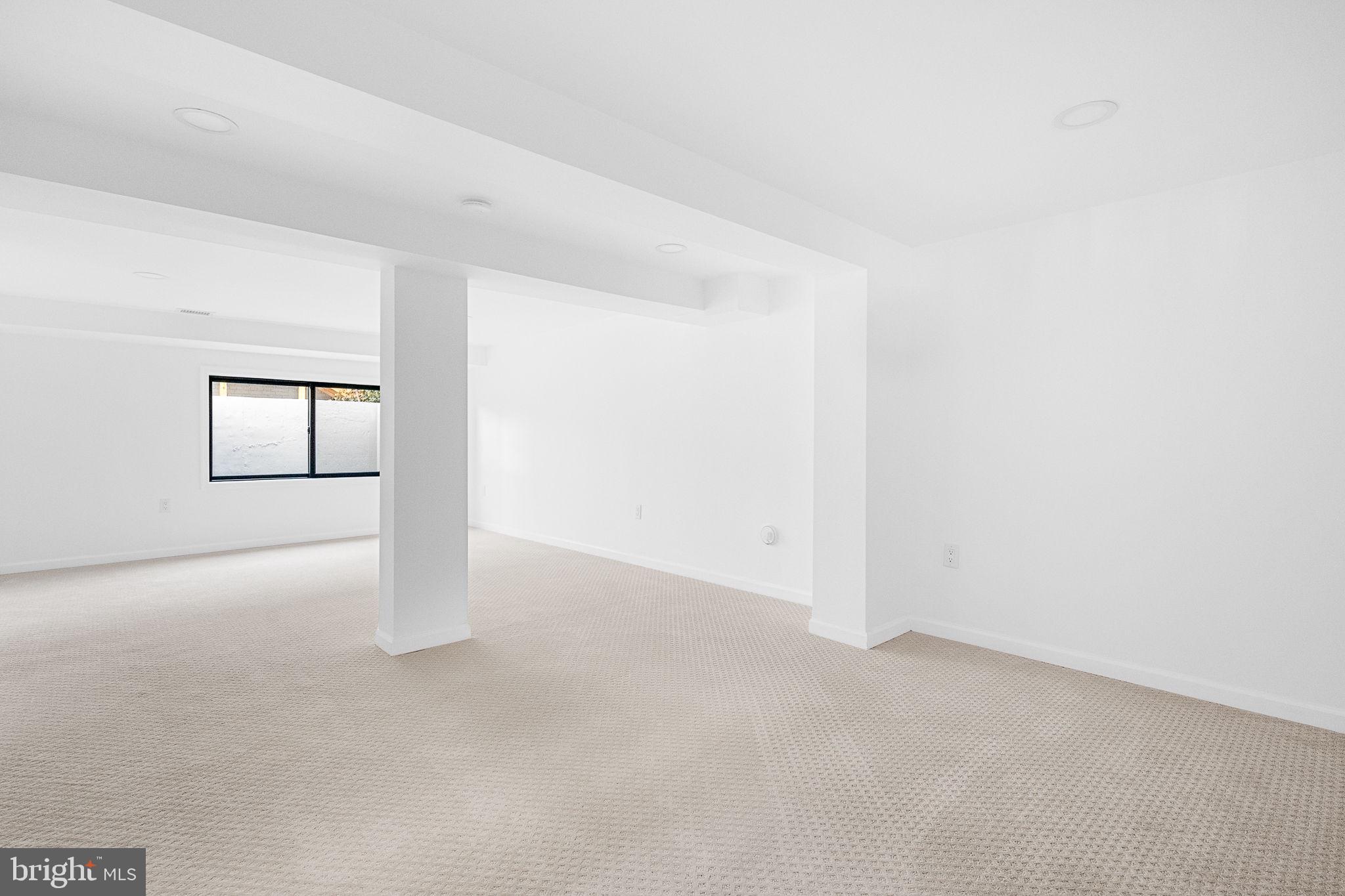 3108 ADAMS STREET NE