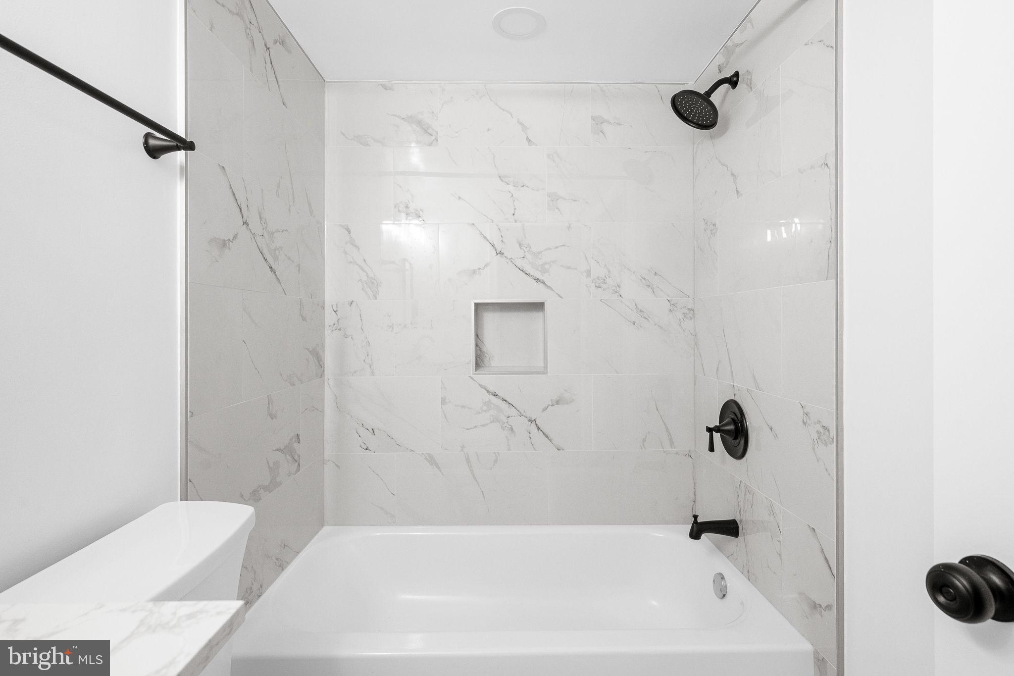 3108 ADAMS STREET NE