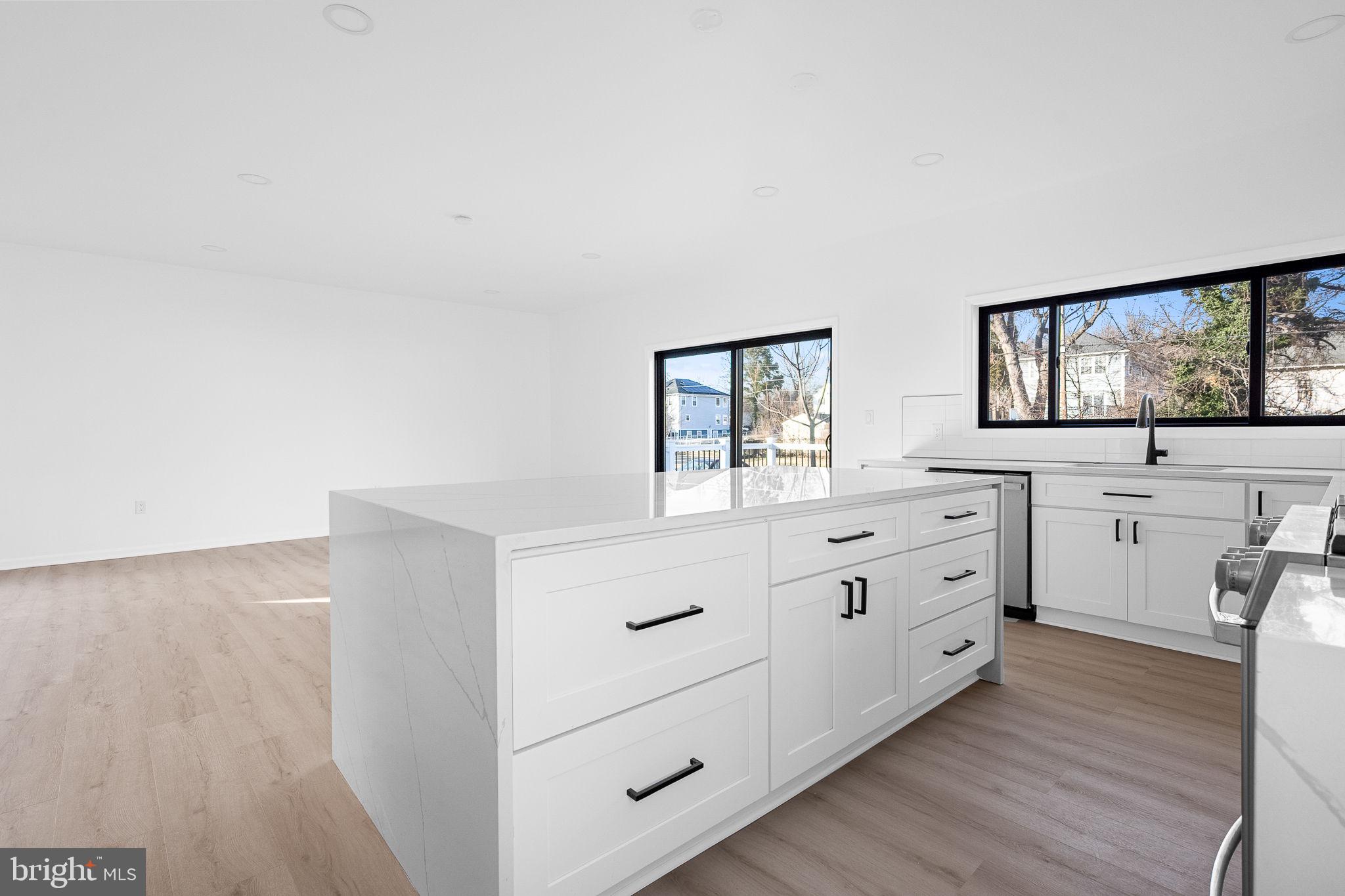 3108 ADAMS STREET NE