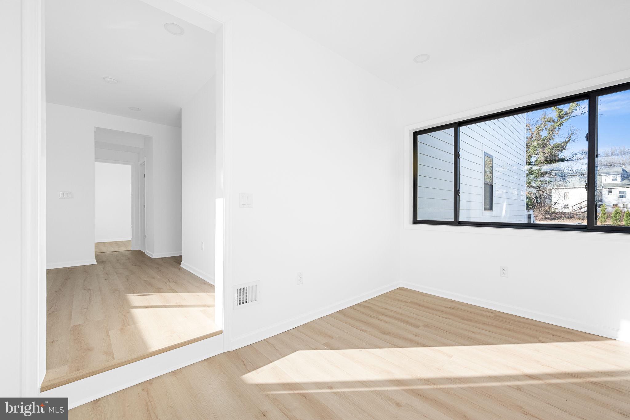 3108 ADAMS STREET NE