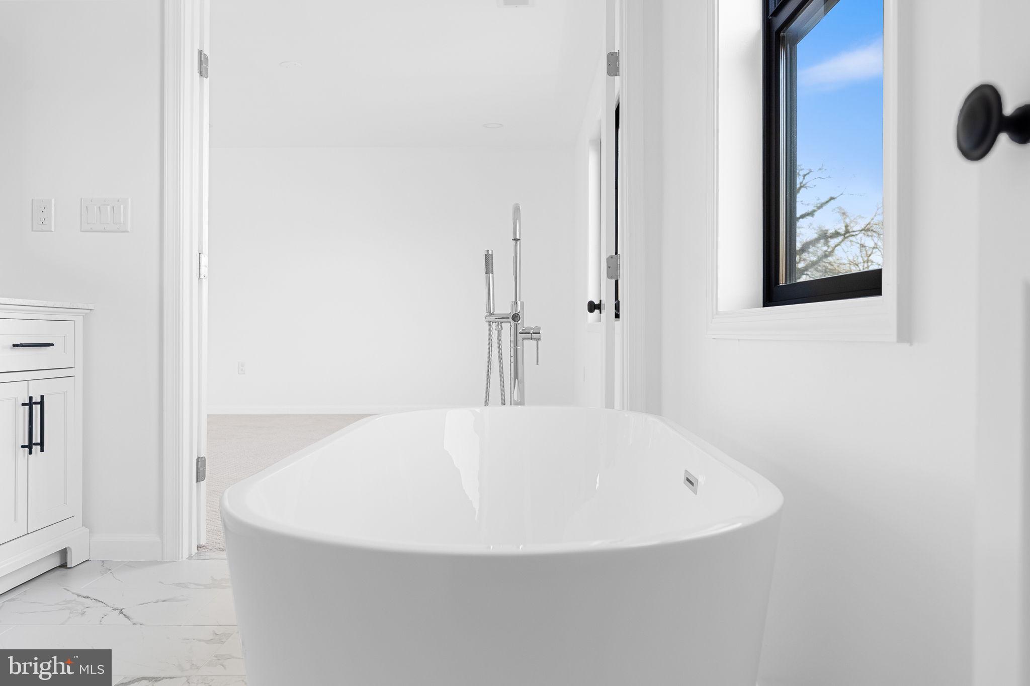 3108 ADAMS STREET NE