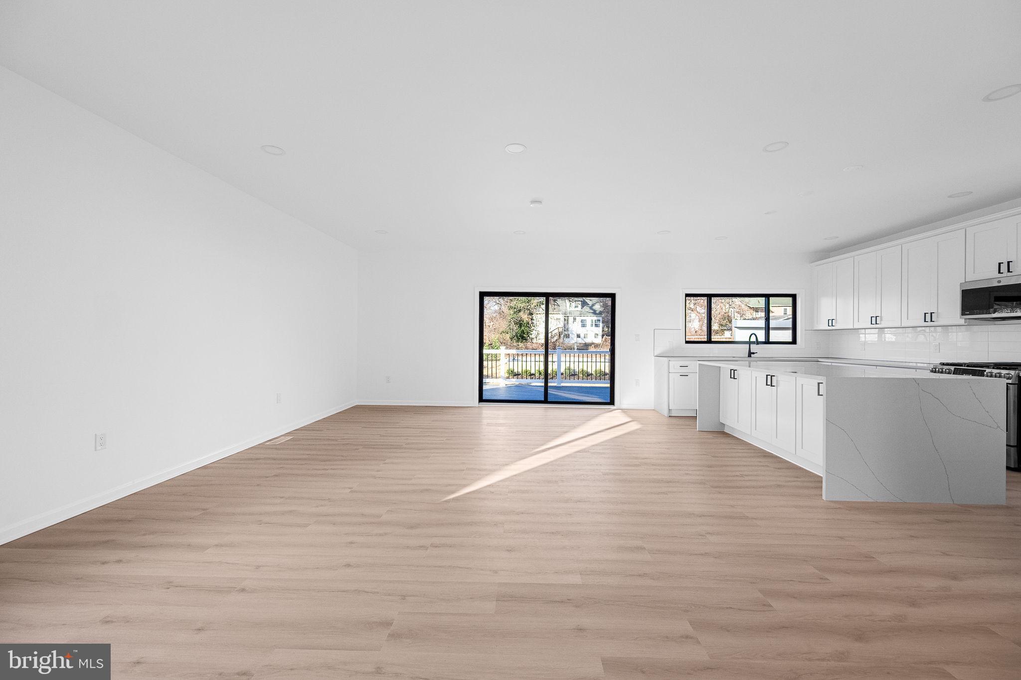 3108 ADAMS STREET NE