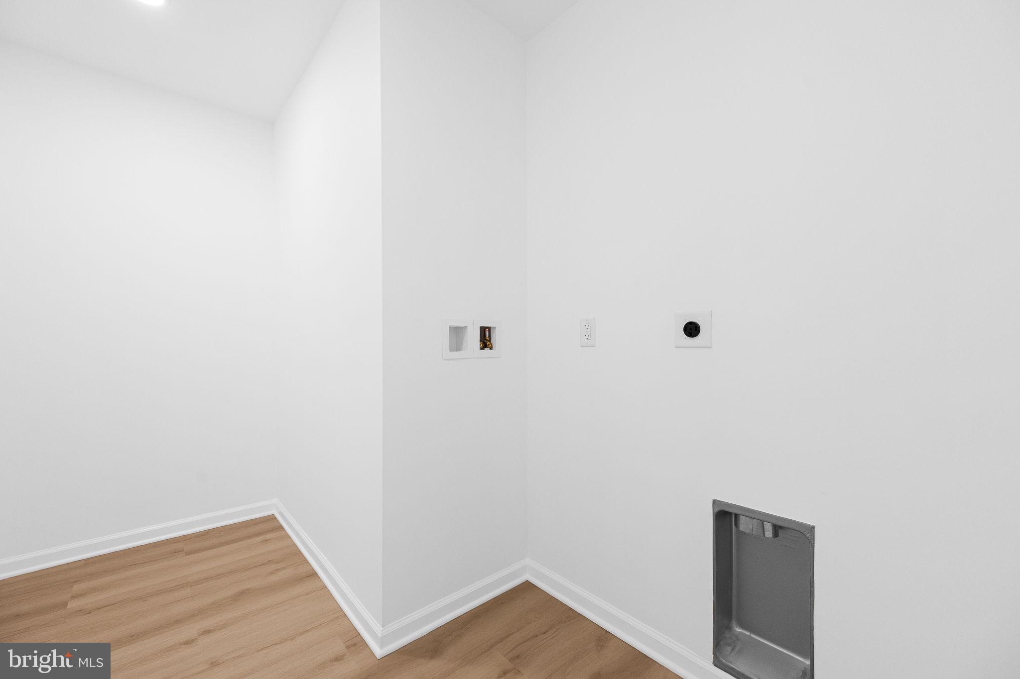 3108 ADAMS STREET NE