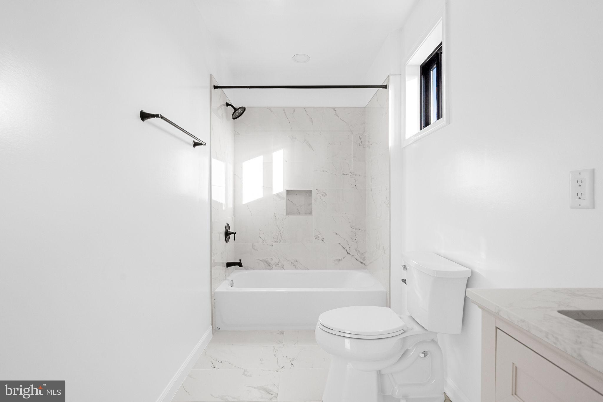 3108 ADAMS STREET NE