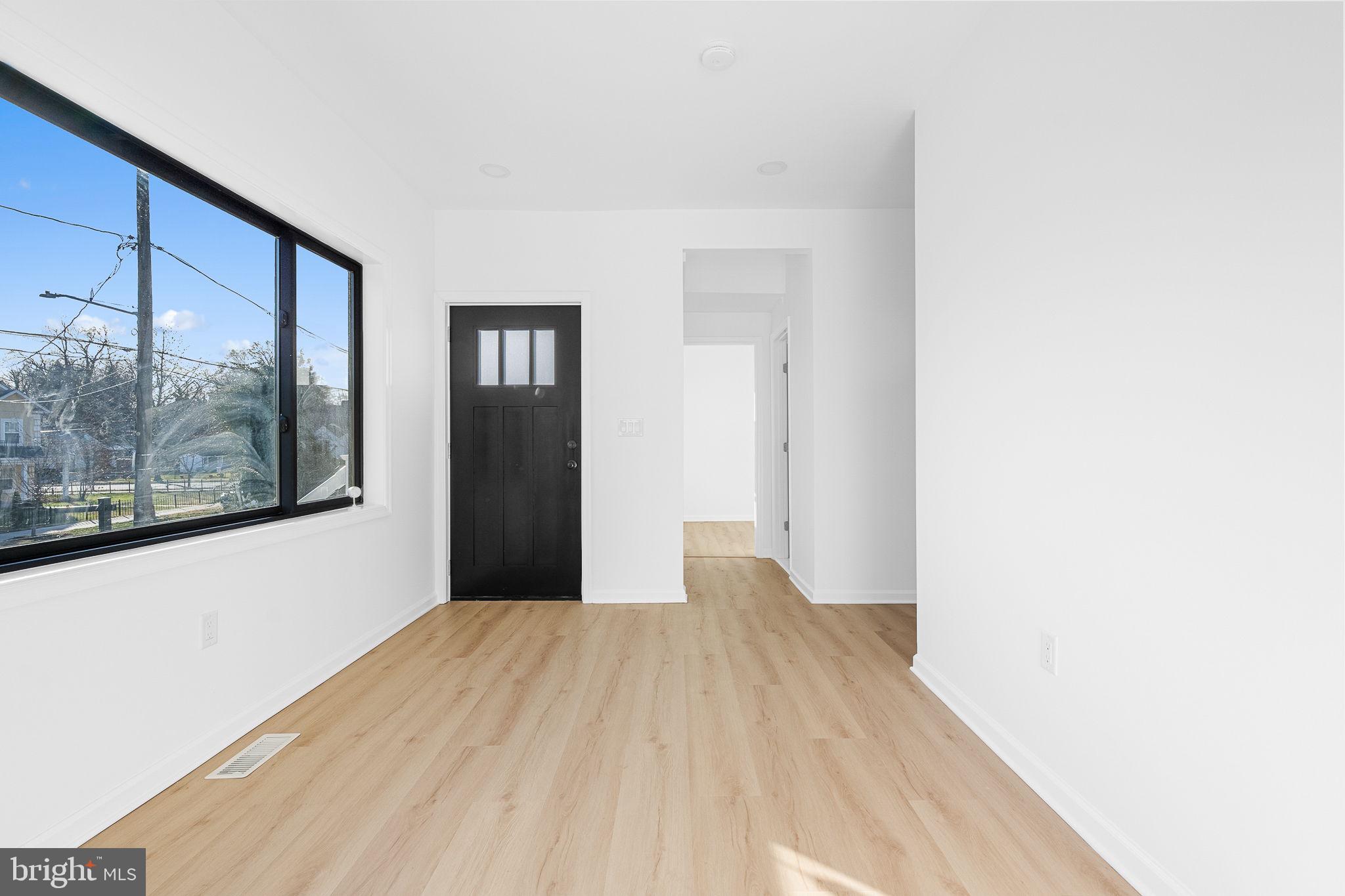 3108 ADAMS STREET NE