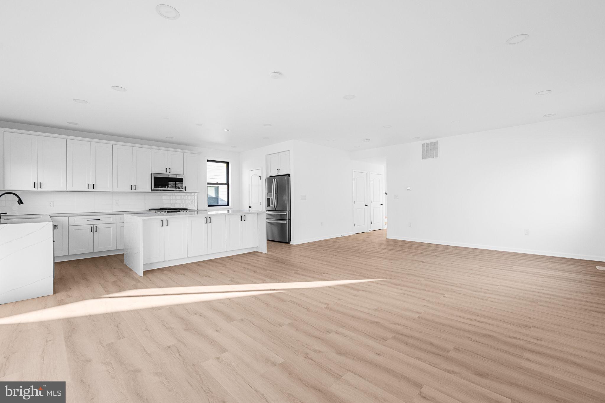 3108 ADAMS STREET NE