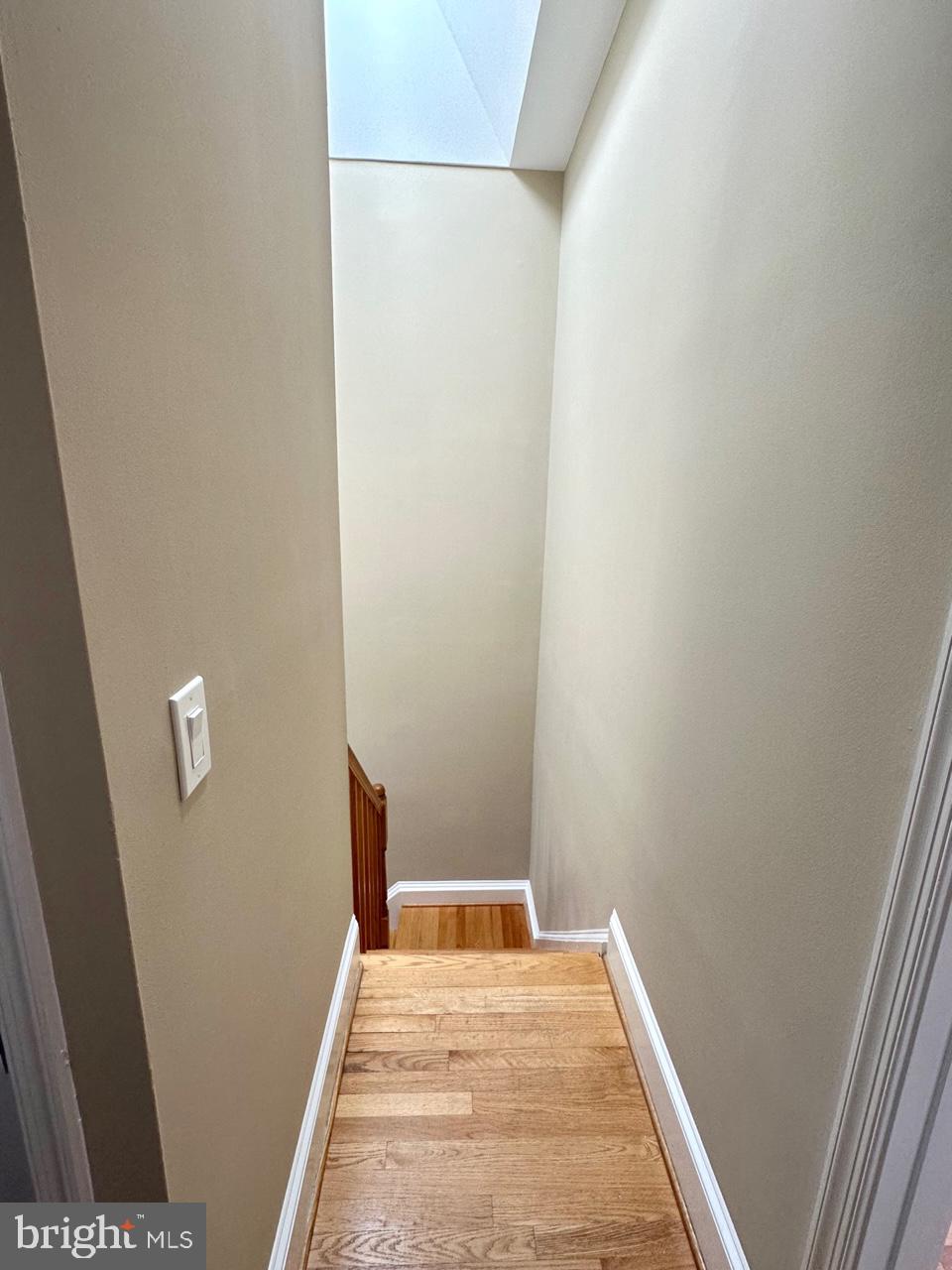 1227 LINDEN PLACE NE